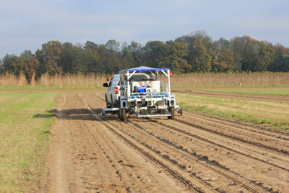 Обнаружение питательных веществ в почве для точного земледелия с помощью портативного LIBS